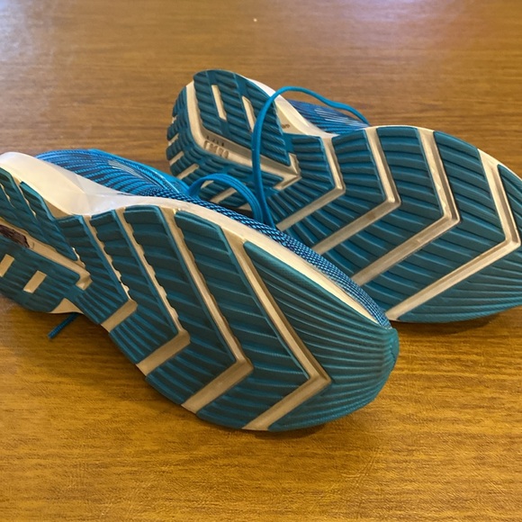 Brooks sneakers - Picture 4 of 7